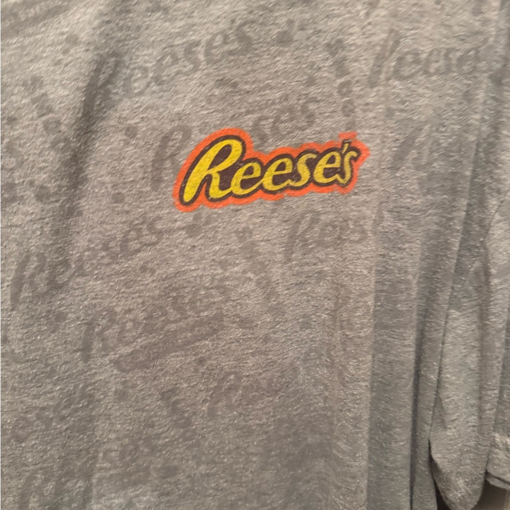 Women’s Short Sleeve XL Reese’s Shirt